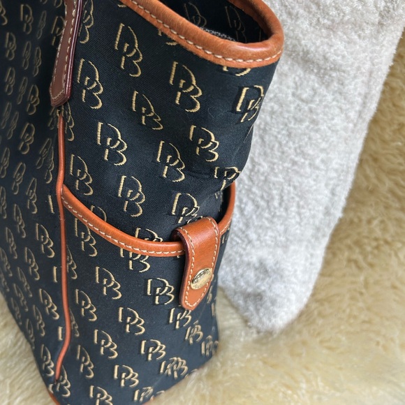Vintage Dooney & Bourke Signature Black and Brown Tote Bag - Picture 3 of 14